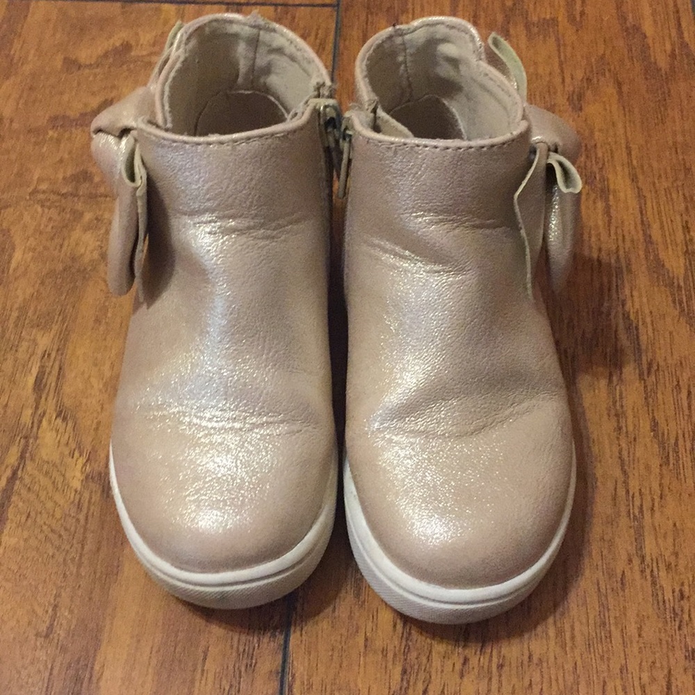 Cat and Jack size Toddler 9 zip up boots